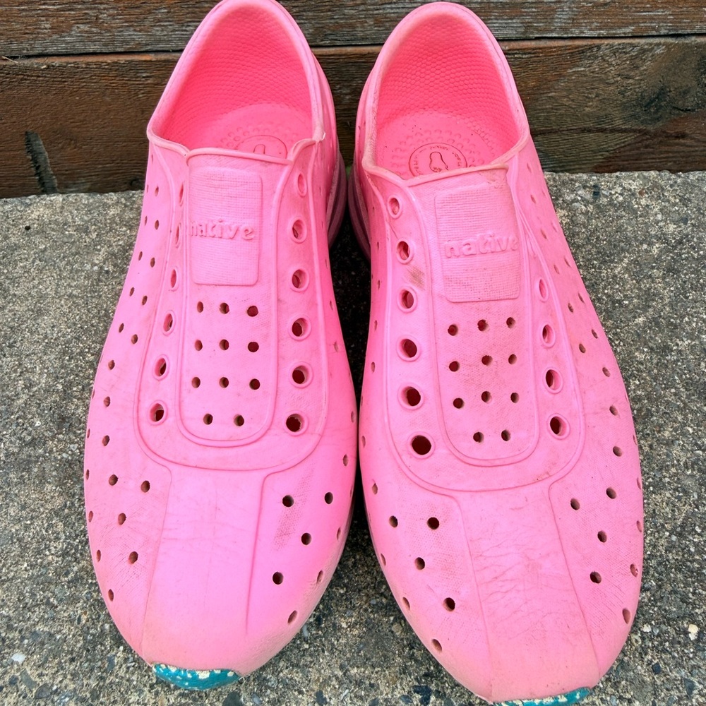 Native Robbie Kids size J1 Pink Slip-On Perforated Water Shoes